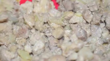 Ham et bir tavada kızarmış