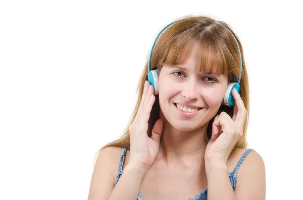 Die Frau mit Kopfhörer hört Musik — Stockfoto