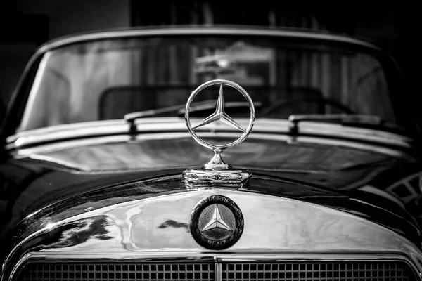 Brecht Bélgica Septiembre 2019 Retrato Blanco Negro Del Emblema Mercedes — Foto de Stock