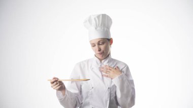 Aşçı kadın. Beyaz arkaplan üzerinde izole edilmiş