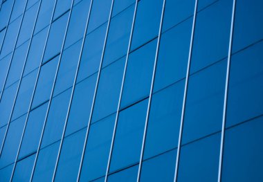 Şehir merkezinde modern bina, fütüristik mimari.