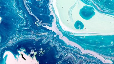 Sulu mürekkebin renkleri saydamdır. Soyut çok renkli mermer desen arkaplanı