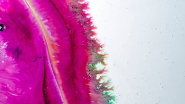 Sulu mürekkebin renkleri saydamdır. Soyut çok renkli mermer desen arkaplanı