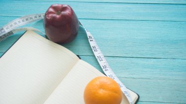 Sağlıklı beslenme, diyet, zayıflama ve kilo kaybı konsepti - diyet planı pape yakın