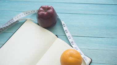 Sağlıklı beslenme, diyet, zayıflama ve kilo kaybı konsepti - diyet planı pape yakın