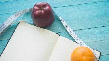 Sağlıklı beslenme, diyet, zayıflama ve kilo kaybı konsepti - diyet planı pape yakın