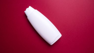 Temiz saç şampuanı paketi