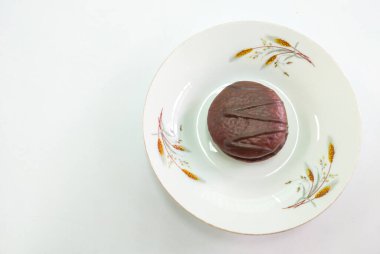 Tabakta kurabiye gibi atıştırmalıklar var..