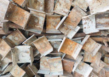 Üçlü çelik cevize benziyor..