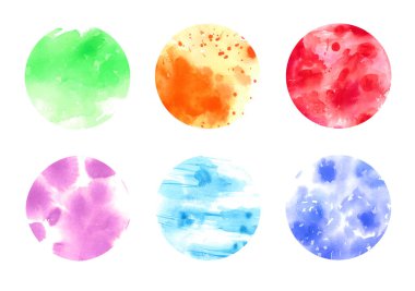 Beyaz arkaplanda izole edilmiş soyut suluboya çemberleri, parlak renk çizimi