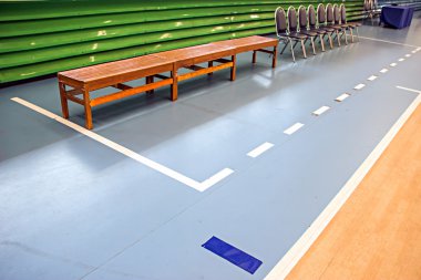 Voleybol alanının boş sandalye