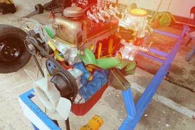 Araba motor sistemi ve ışık. Vintage renk yumuşak stili.