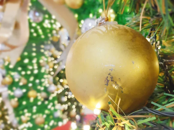 Christmas Ball Hanging Pine Branches Festive Background — Stock Photo, Image