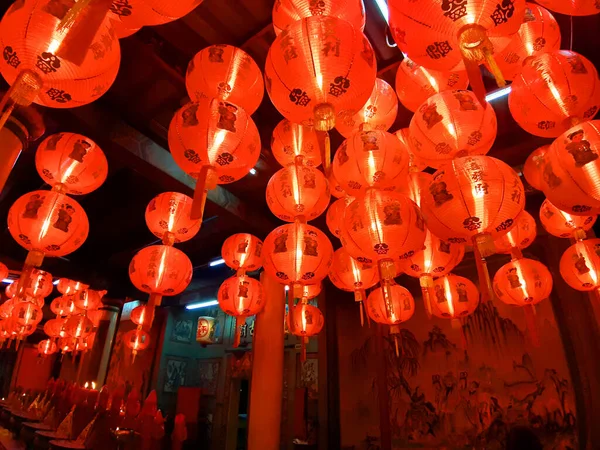 Tapınaklarda Kırmızı Fenerler Iyi Şans Diliyor Asya Kültürü — Stok fotoğraf