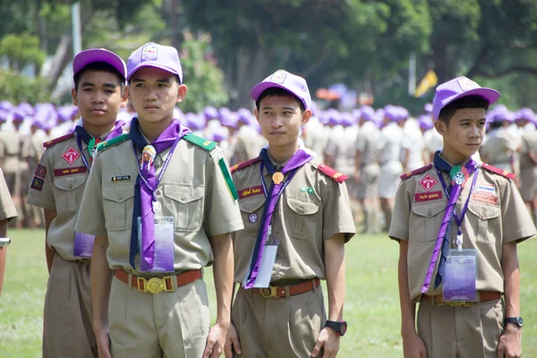 Chonburi, Thailand - 4 April: niet-geïdentificeerde Thai Scout in 20e Thailand nationale Scout Jamboree als deel van de studie op April 4,2015 in Rama VI Scout Camp, Chonburi, Thailand. — Stockfoto