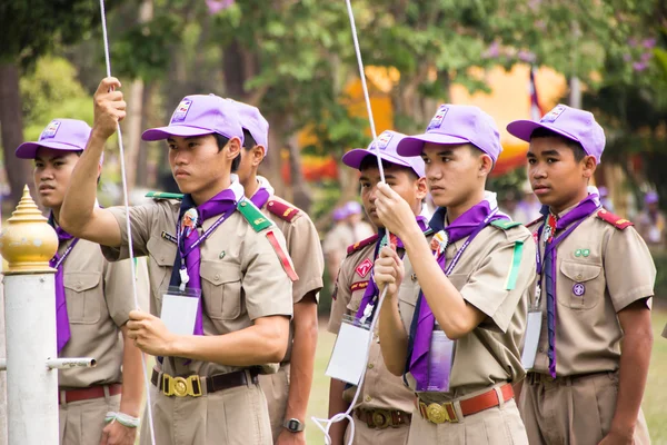 Chonburi, Thailand - 4 April: niet-geïdentificeerde Thai Boy Scout in 20e Thailand nationale Scout Jamboree als deel van de studie op April 4,2015 in Rama VI Scout Camp, Chonburi, Thailand. — Stockfoto