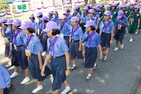 Chonburi, Thailand - 4 April: oidentifierade Thai Scout i 1900 Thailand nationella Scout Jamboree som en del av studien om April 4,2015 i Vajiravudh scoutläger, Chonburi, Thailand. — Stockfoto