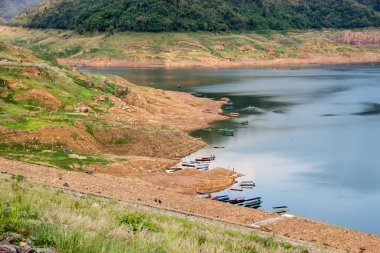 Havzanın arasındaki vadi içinde Nakhon Nayok, Tayland olduğunu