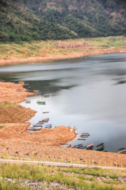 Havzanın arasındaki vadi içinde Nakhon Nayok, Tayland olduğunu