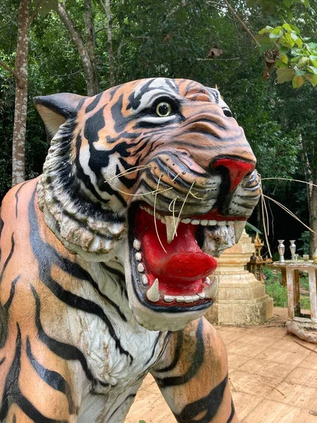 Tiger Statue Buddhist Temple Thailand — Stock Photo, Image