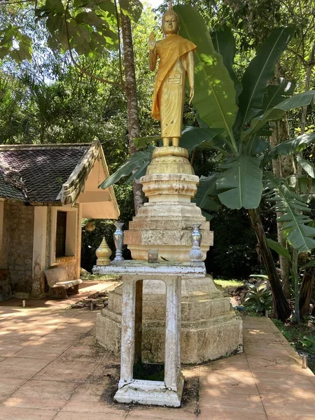 Πολύχρωμο Όμορφο Βουδιστής Ναός Στην Ταϊλάνδη — Φωτογραφία Αρχείου