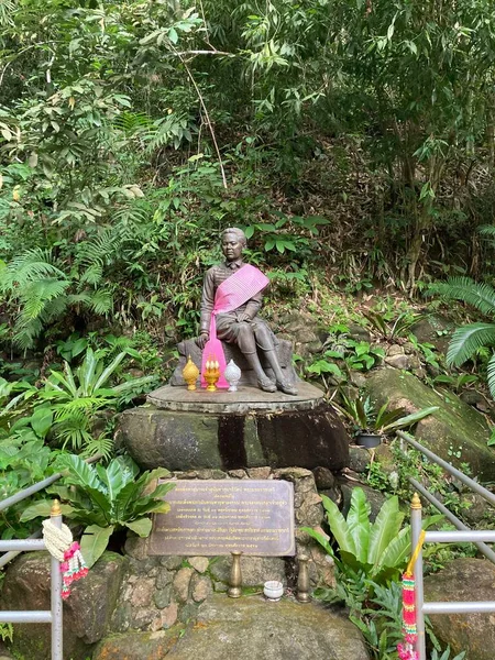 Statue Bouddhiste Colorée Magnifique Temple Thaïlande — Photo