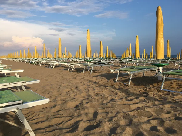 L'autunno sta arrivando e l'estate ci lascia — Foto Stock