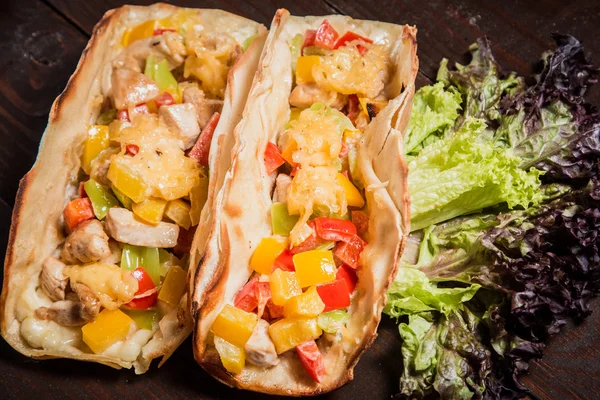 Restoranda lezzetli sebze Taco