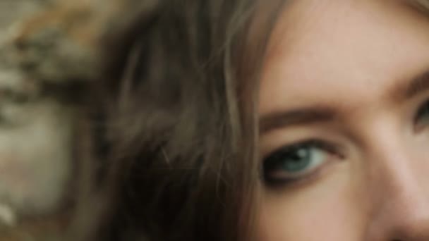 Kadın mavi gözler — Stok video