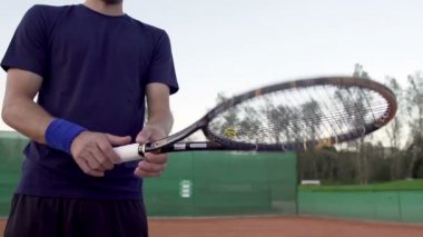 Tenis raketi haddeleme el