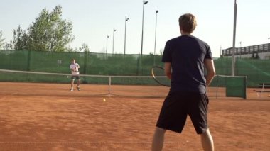 Tenis topu eksik