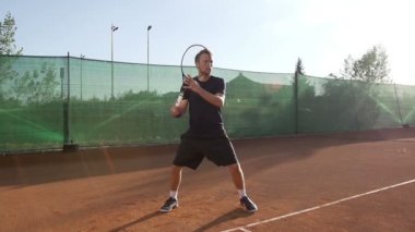 tenis oyuncusu isabet forehand