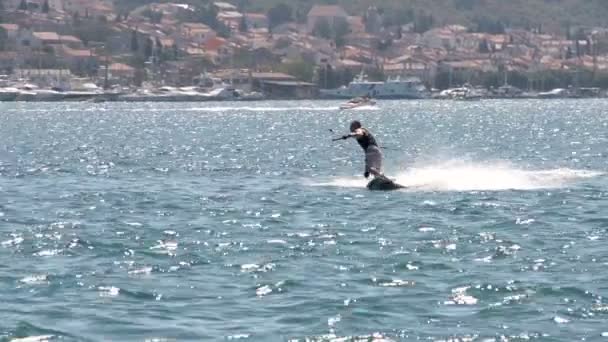 Strong Wakeboarder Carving — Stock Video
