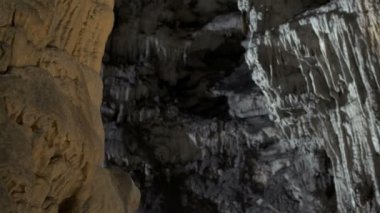 Muhteşem sarkıt ve sarkıt