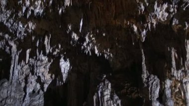 Doğal kireçtaşı mağara