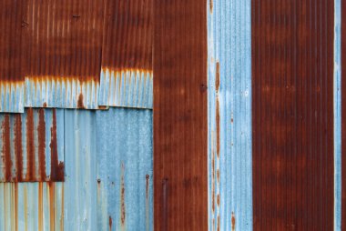 Paslanmış galvanize demir plaka.