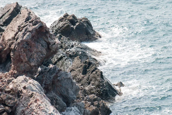 Rock på stranden — Stockfoto