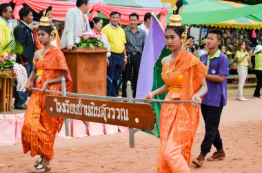 Spor Bayramı geçit töreninde yürüdü 