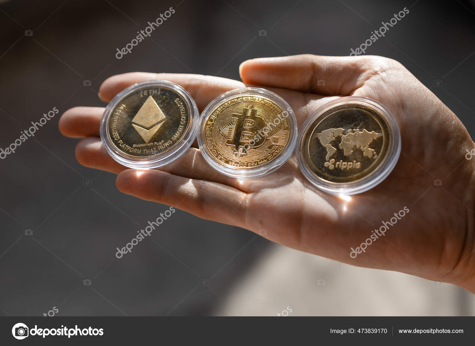 Bitcoin. ondulazione. ethereum. criptovaluta. | Vettore Premium
