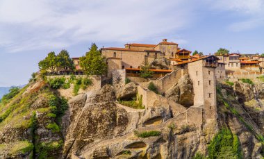 Meteora, Teselya, Yunanistan 'daki Büyük Meteoron Manastırı' nın panoramik görüntüsü