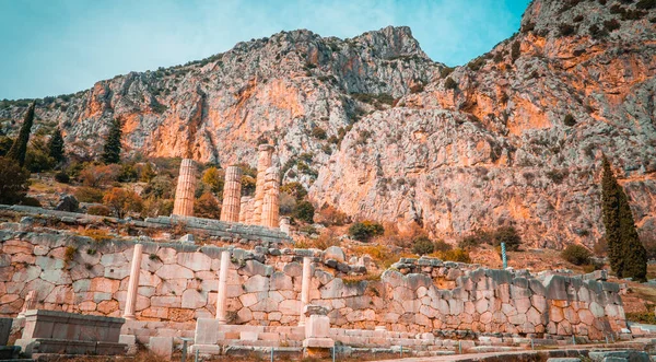 Stoa Athenians Ancient Ruin Site Delphi Greece Mountainous Terrain Background — Stock Photo, Image