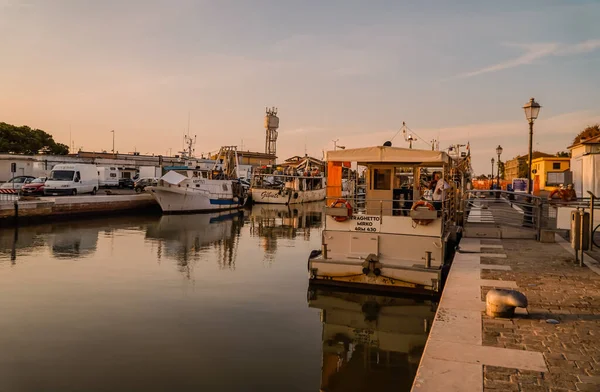 Cesenatico Italië Augustus 2020 Kleine Kanaalveerboten Vissersboten Haven Van Cesenatico — Stockfoto