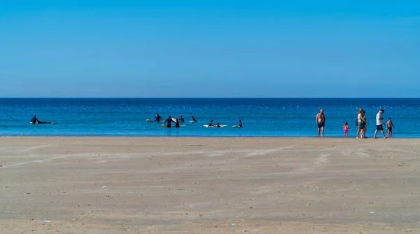 Matosinhos Portugal September 2020 People Surfing Walking Swimming Matosinhos Beach — Stock Photo, Image