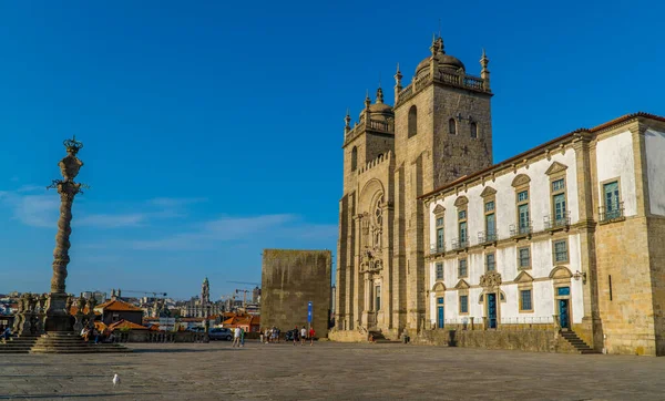 葡萄牙波尔图 2020年9月16日 硒大教堂前的游客 — 图库照片