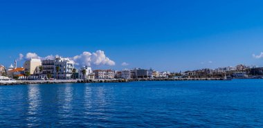 Tinos Town, 11 Ekim 2020 - Yunanistan 'ın Tinos adasının Tinos kentinin (Hora) başkenti