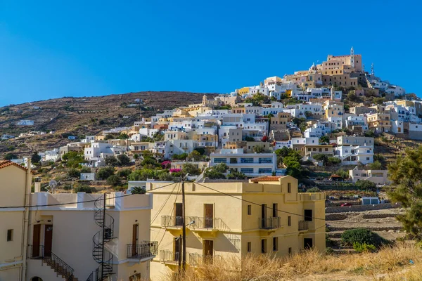 Yunanistan 'ın Cyclades kentinin başkenti Syros adasındaki Ano Syros' un panoramik manzarası