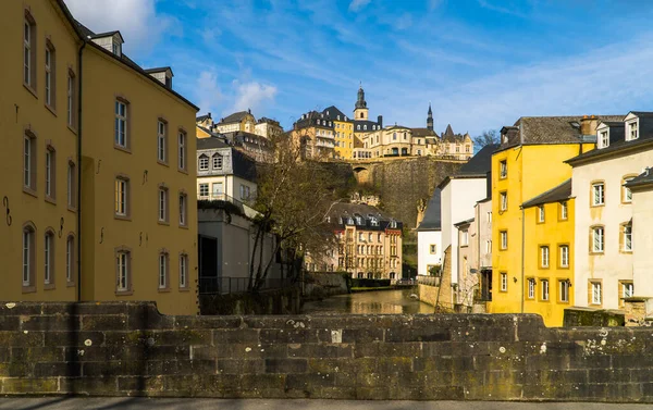 Живописные Красочные Средневековые Европейские Дома Реке Альцетте Районе Люксембурга Грунд — стоковое фото