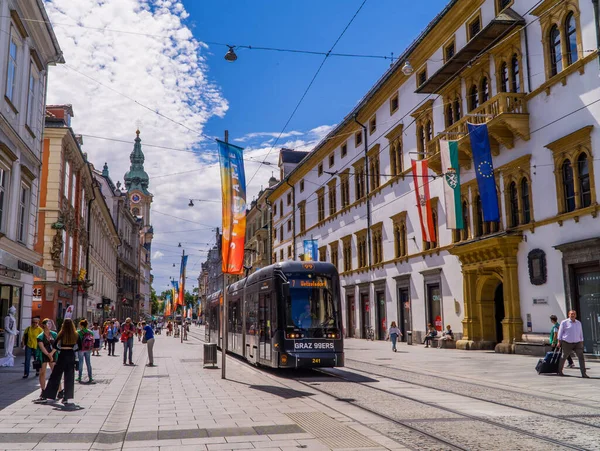 Graz Austria Giugno 2020 Moderno Tram Nero Che Attraversa Dello — Foto Stock