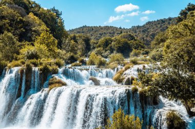 Krka Ulusal Parkı, Dalmaçya ve Hırvatistan 'da çağlayan şelaleler inanılmaz
