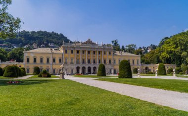 Como, İtalya - 12 Ağustos 2020 - Como, İtalya 'da parkı olan Villa Olmo